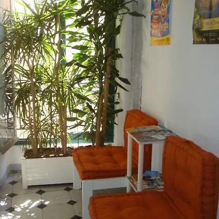 Nice Guesthouse Maison d'hôtes 3*