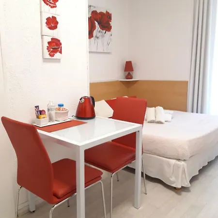Nice Guesthouse Maison d'hôtes 3*